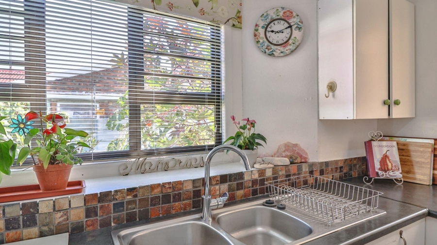 5 Bedroom Property for Sale in Perlemoenbaai Western Cape